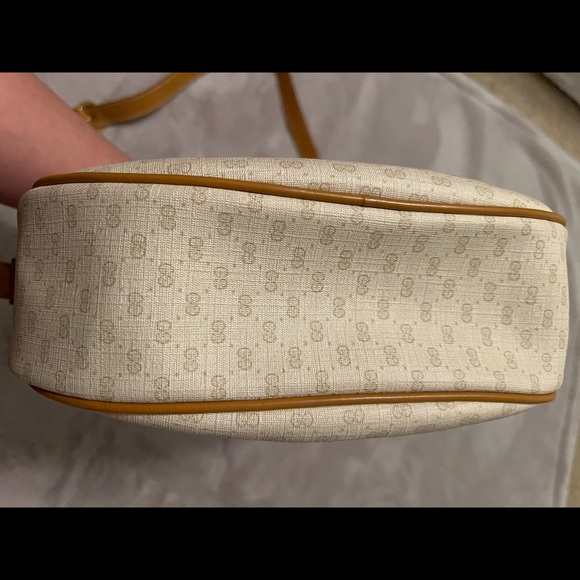 Gucci Sherry Line Shoulder Bag - Picture 7 of 17